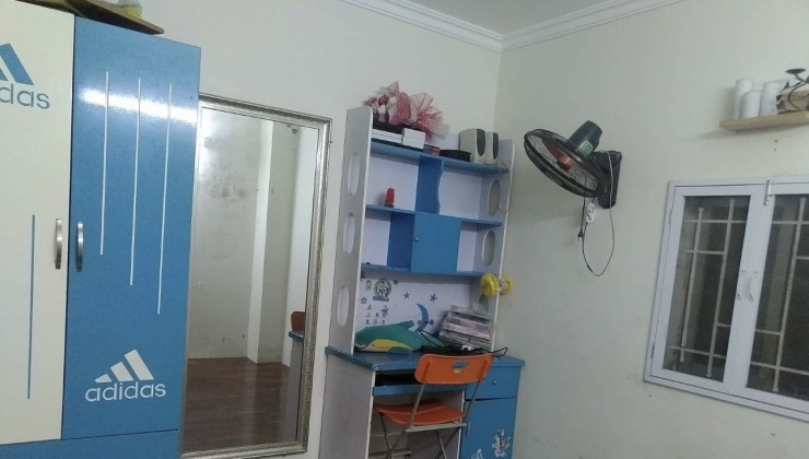 Cho Thuê nhà ngõ Tứ Liên, Tây Hồ, 46m - 3,5T- MT 5m- Giá 12 triệu -  Hộ gđ, người đi làm, online